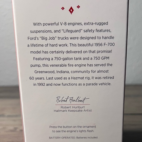 Hallmark 2015 Christmas Ornament 1956 Ford FireEngine Fire Brigade 13 Series NEW - Picture 9 of 9